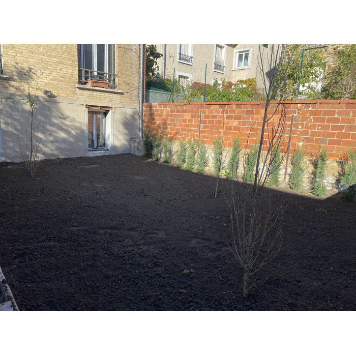 Etalement de Terre manuellement