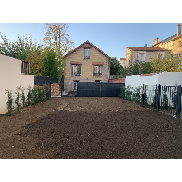 Etalement de Terre manuellement